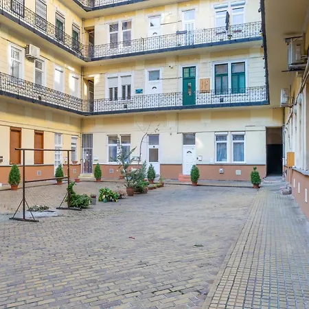 Feel At The Heart Of The Apartment *